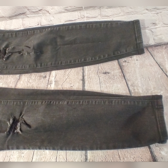 Torrid Sky High Skinny Premium Destroyed Black Jeans 14R - Picture 13 of 14